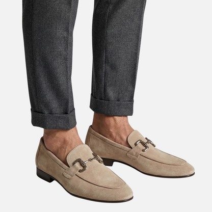 Mocasines casuales de ante con detalle de brida y comodidad diaria para hombre