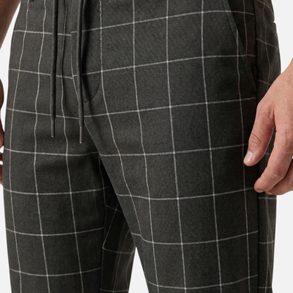 Pantalón de chándal para hombre con diseño de cuadros – Corte entallado con puños acanalados