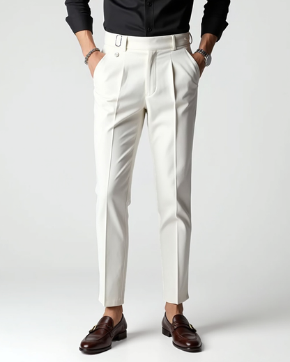 Pantalones con pliegues delanteros y bolsillos laterales para caballeros