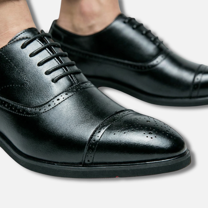 Zapatos clásicos de negocios para hombre con diseño brogue – Puntera perforada