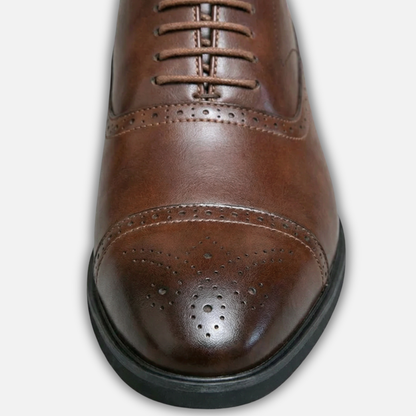 Zapatos clásicos de negocios para hombre con diseño brogue – Puntera perforada