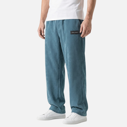 Pantalón de pana ligera con stretch y cordón para hombre