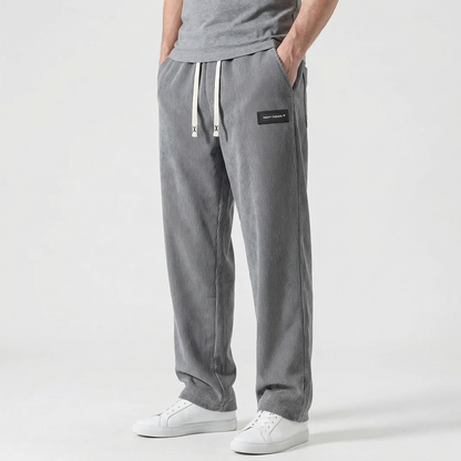 Pantalón de pana ligera con stretch y cordón para hombre
