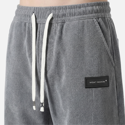 Pantalón de pana ligera con stretch y cordón para hombre
