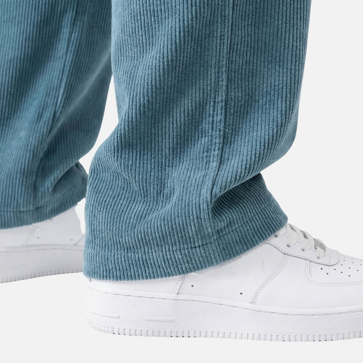 Pantalón de pana ligera con stretch y cordón para hombre