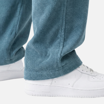 Pantalón de pana ligera con stretch y cordón para hombre