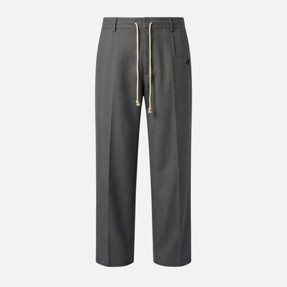 Pantalón ligero y transpirable con pinzas y cintura ajustable para hombre