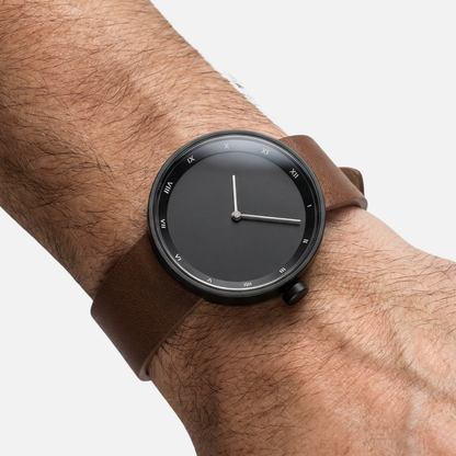 Reloj estilo minimalista nórdico con caja metálica para hombre
