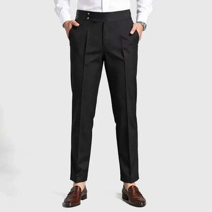 Pantalones con pliegues delanteros y trabillas para cinturón para caballeros