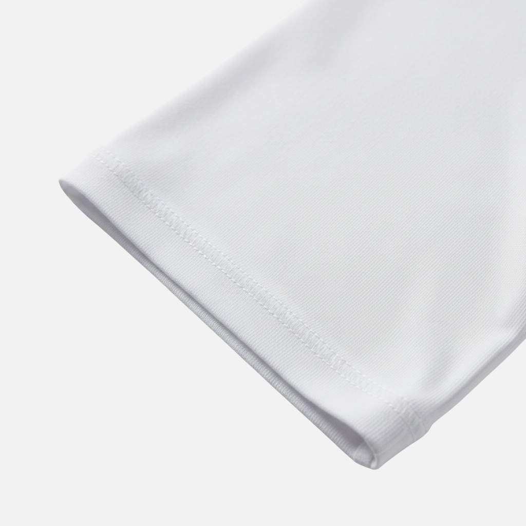 Camiseta de acabado limpio con cuello redondo para hombres