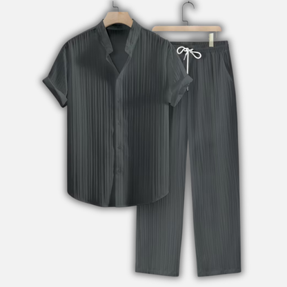 Conjunto veraniego plisado de dos piezas con cintura elástica para hombre