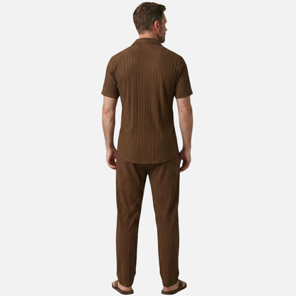 Conjunto veraniego plisado de dos piezas con cintura elástica para hombre