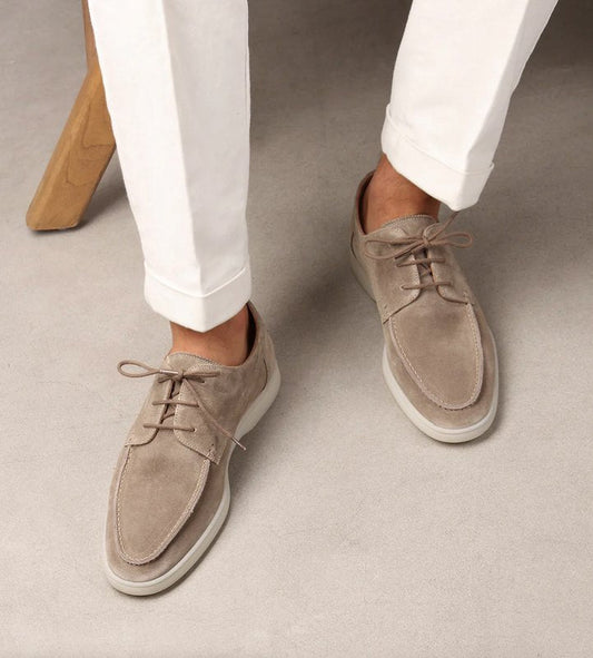 Mocasines de ante con cordones y detalles de costuras para hombre