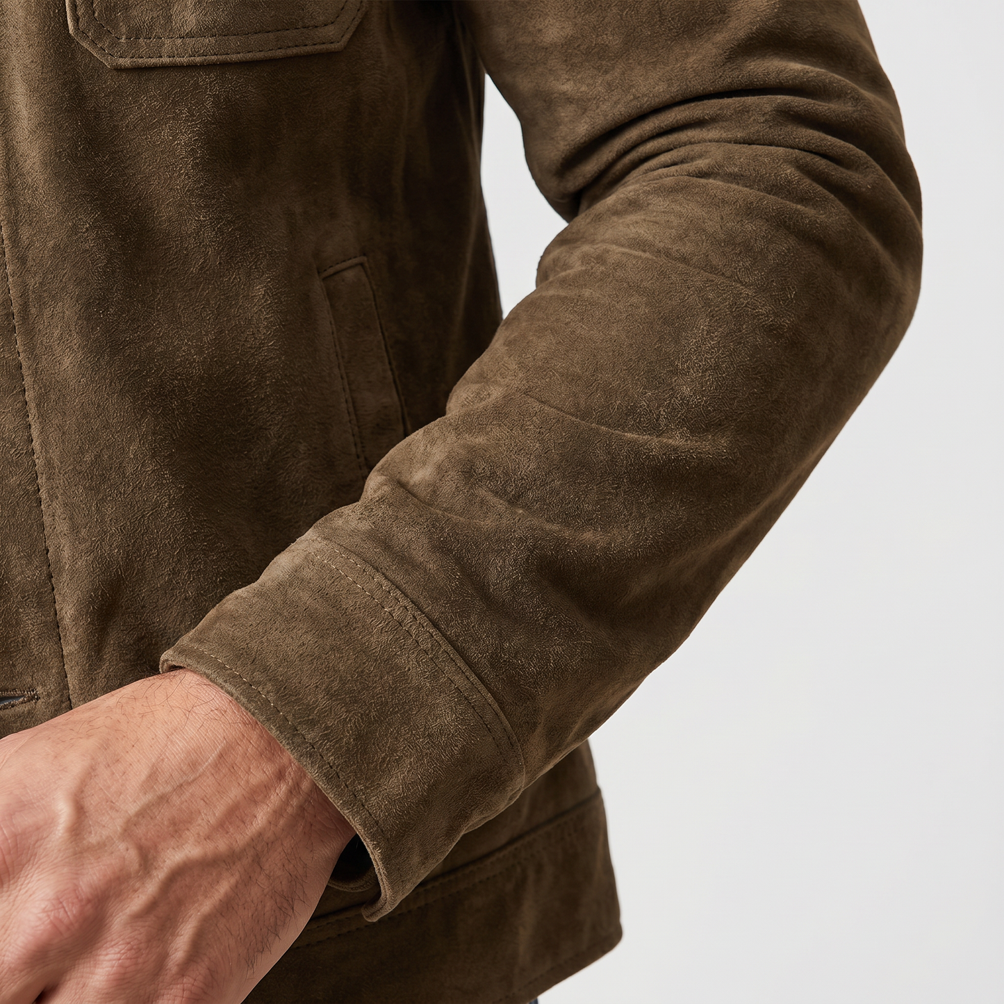 Chaqueta de ante con cuello alto y cierre de botones para hombre
