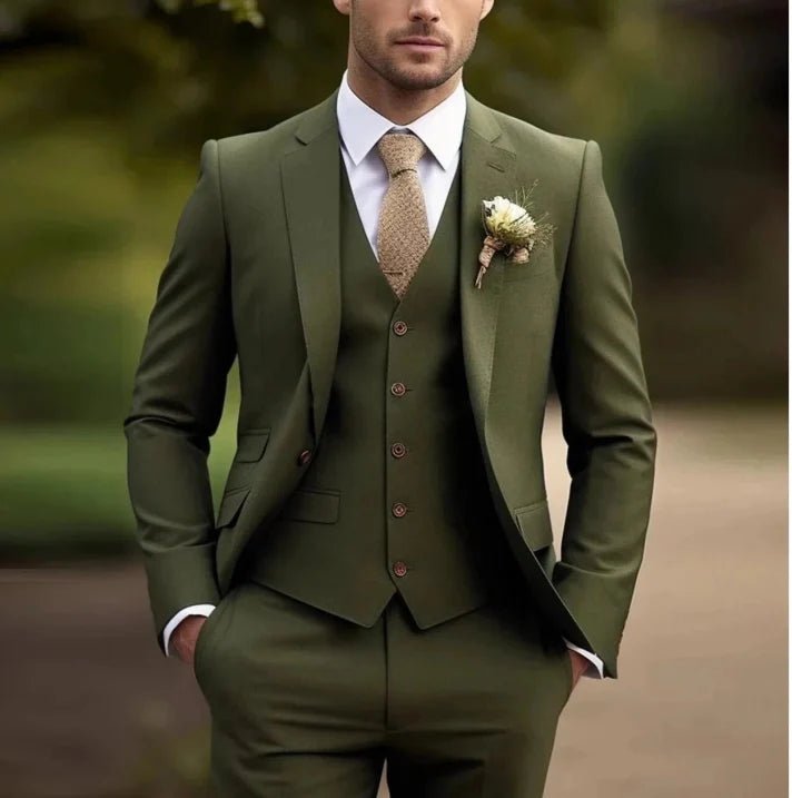 Traje de mezcla de lana de tres piezas con chaqueta, chaleco y pantalón para hombre