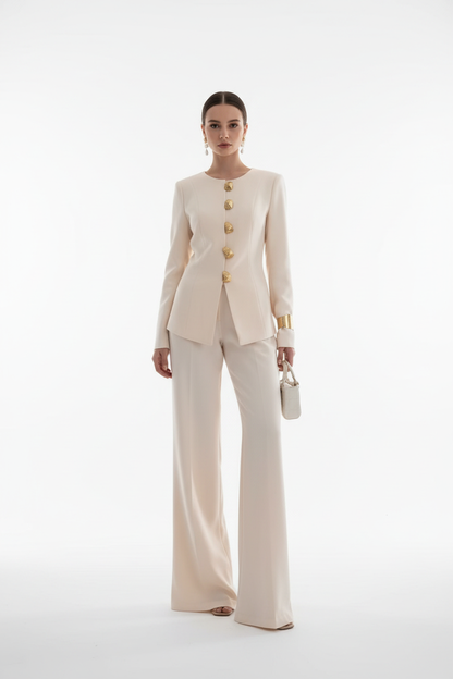 ANGELA | Conjunto Elegante de Blazer Blanco con Botones Dorados y Pantalón Palazzo
